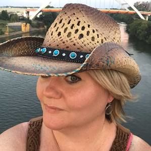 Meet your Posher, Emily